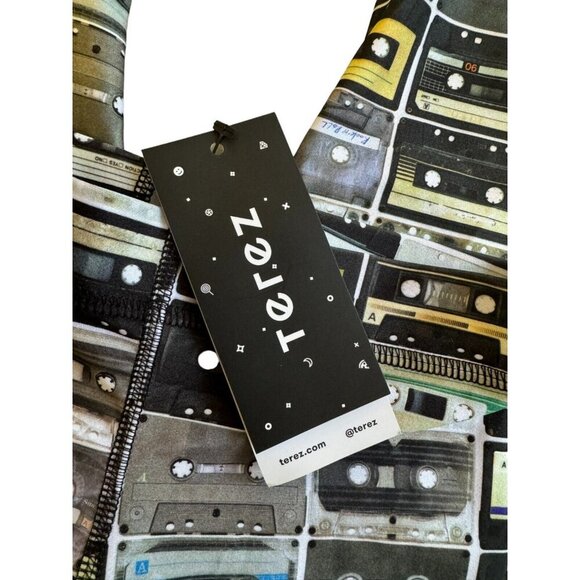 Terez Women Size XS Mixtapes Mid Rise Multi Cassette Tape Print Leggings NWT - Picture 5 of 13